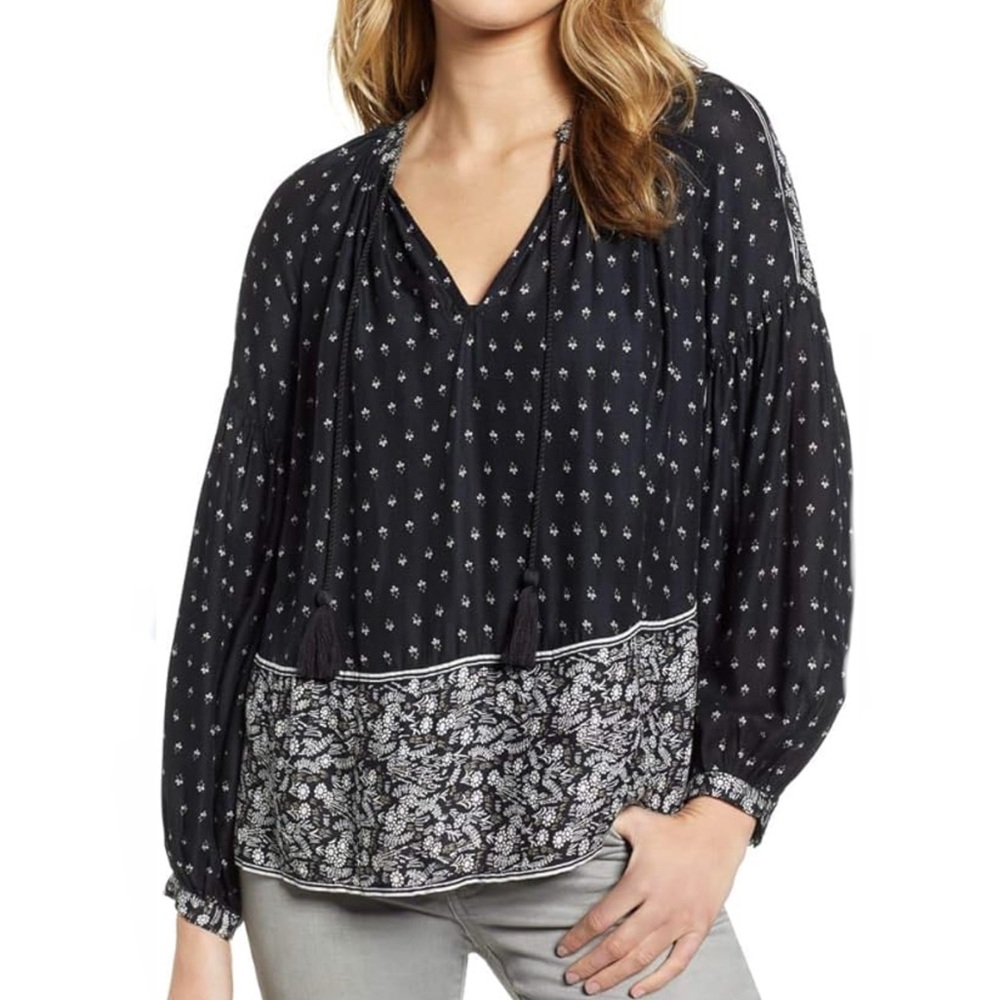 EUC- Lucky Brand Split / Tie Neck Boho Peasant Top
